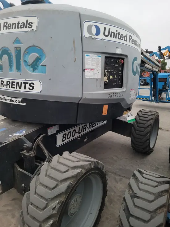 2016 Genie Z-62/40 Articulating Boom Lift