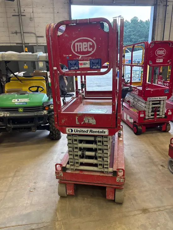 2019 MEC MICRO 19 Scissor Lift
