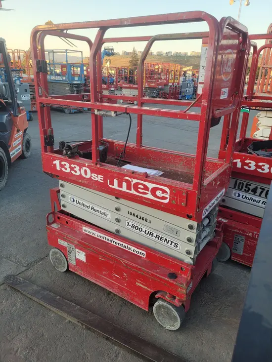 2018 MEC 1330SE Scissor Lift