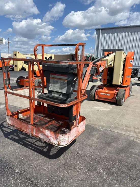 2015 JLG E300AJP Articulating Boom Lift