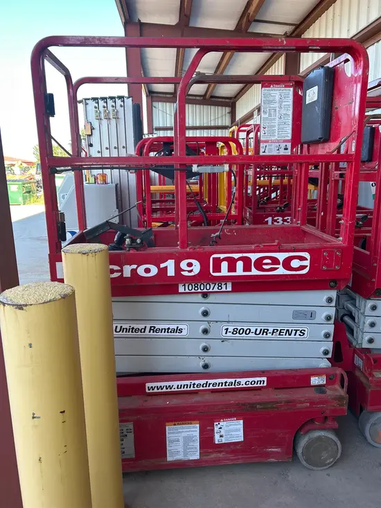 2018 MEC MICRO 19 Scissor Lift