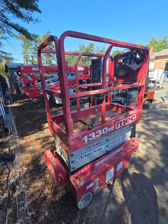 2019 MEC 1330SE Scissor Lift