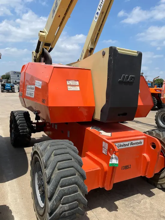 2013 JLG 800AJ Articulating Boom Lift