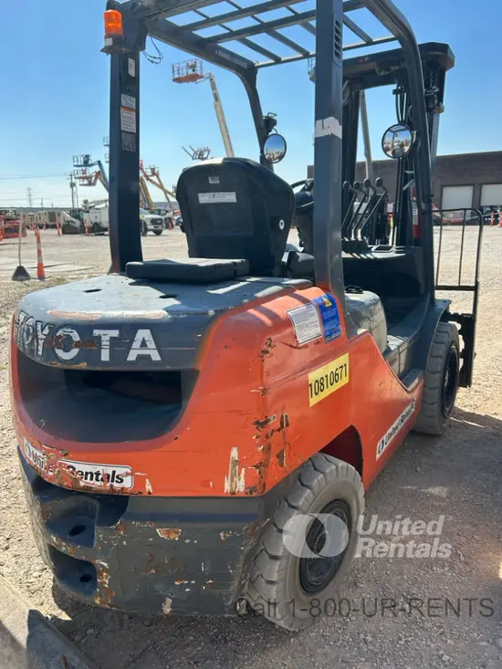 2018 Toyota 8FDU30 Warehouse Forklift