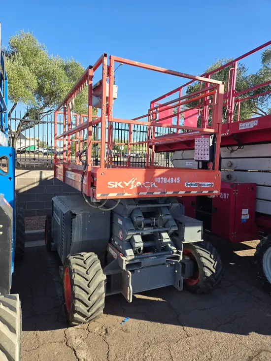 2018 Skyjack SJ6832RT Rough Terrain Scissor Lift