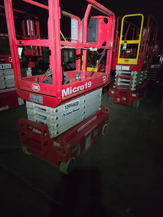 2019 MEC MICRO 19 Scissor Lift