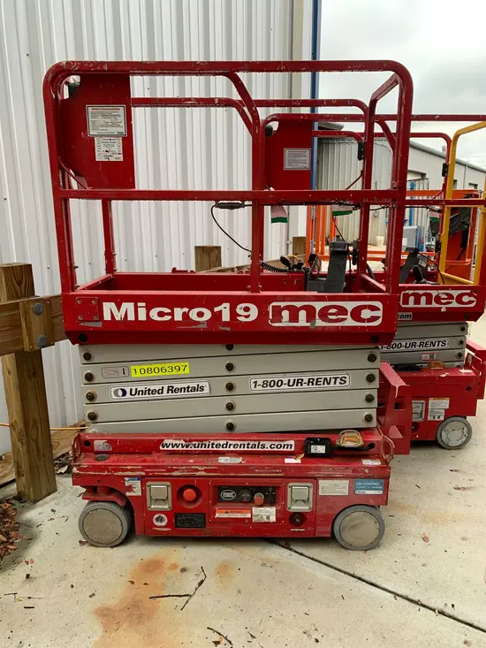 2018 MEC MICRO 19 Scissor Lift