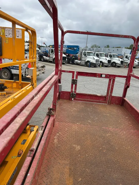 2017 MEC 4046SE Scissor Lift