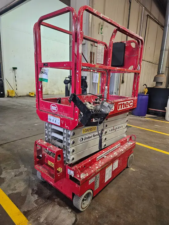 2018 MEC MICRO 19 Scissor Lift