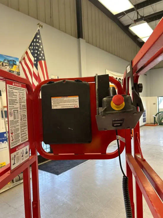 2017 MEC 1330SE Scissor Lift