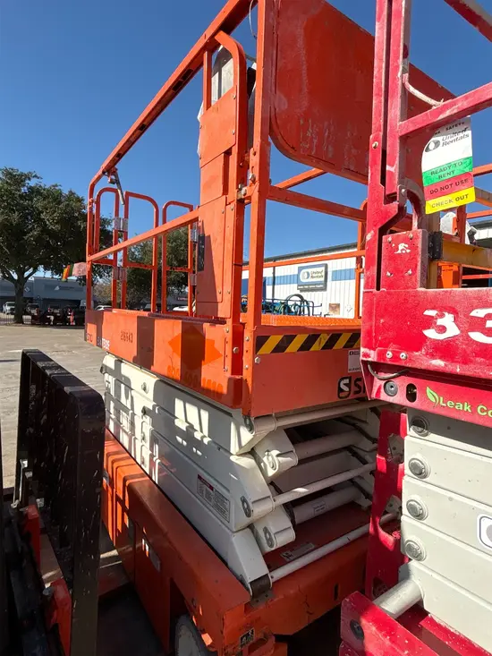 2018 Snorkel S4732E Scissor Lift