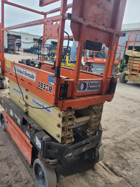2017 JLG 1932R Scissor Lift
