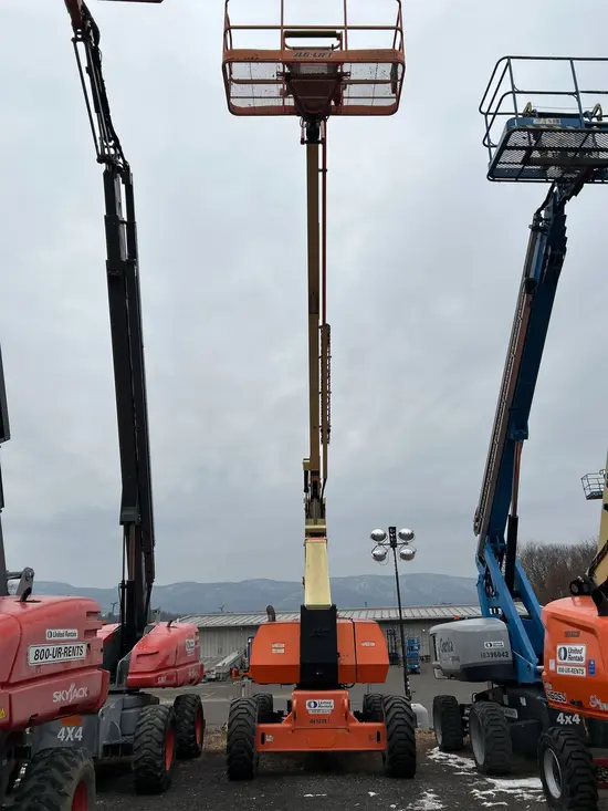 2016 JLG 800AJ Articulating Boom Lift