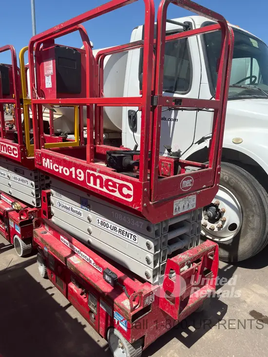2018 MEC MICRO 19 Scissor Lift