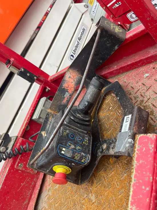 2018 MEC MICRO 19 Scissor Lift