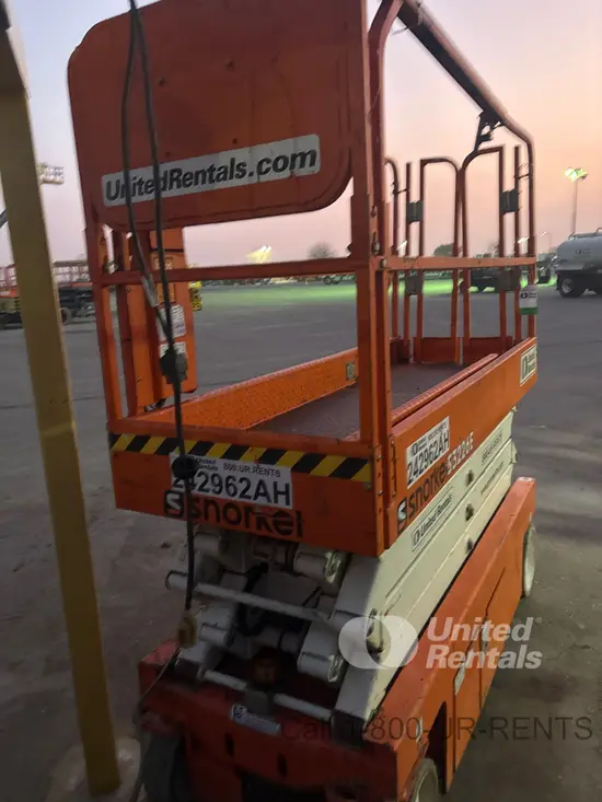 2020 Snorkel S3226E Scissor Lift