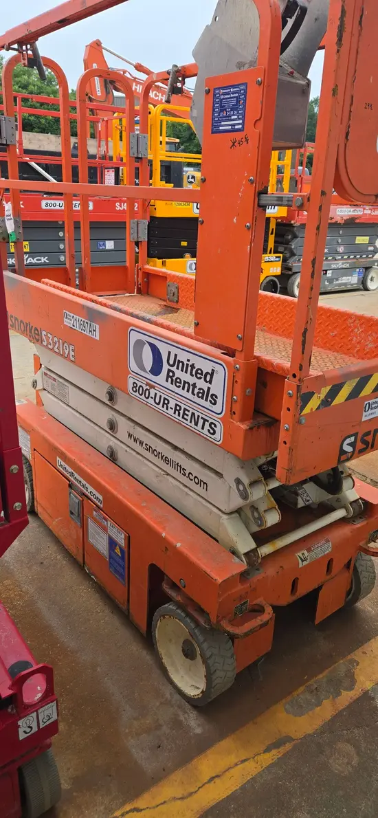 2018 Snorkel S3219E Scissor Lift