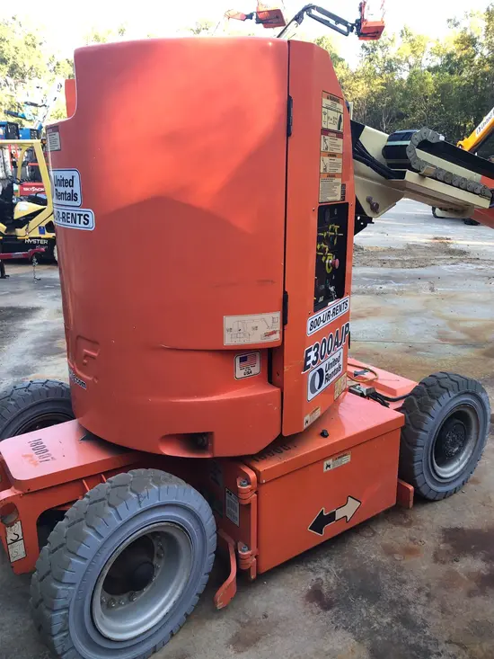 2016 JLG E300AJP Articulating Boom Lift