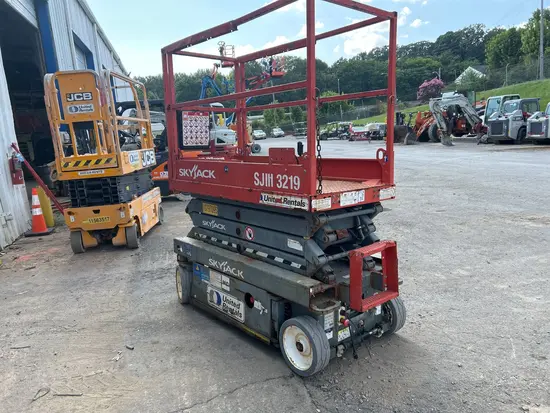 2018 Skyjack SJIII3219 Scissor Lift