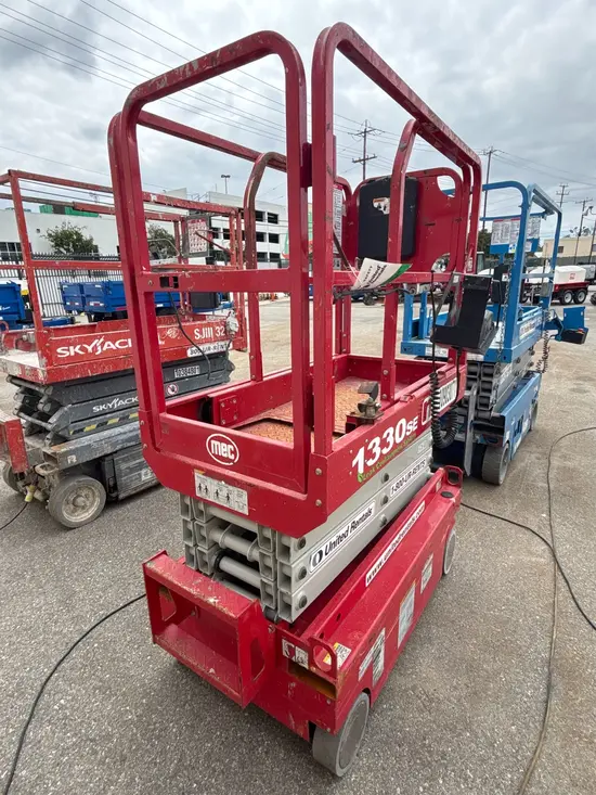 2019 MEC 1330SE Scissor Lift