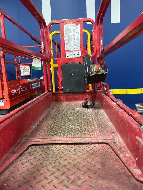 2019 MEC 1930SE Scissor Lift