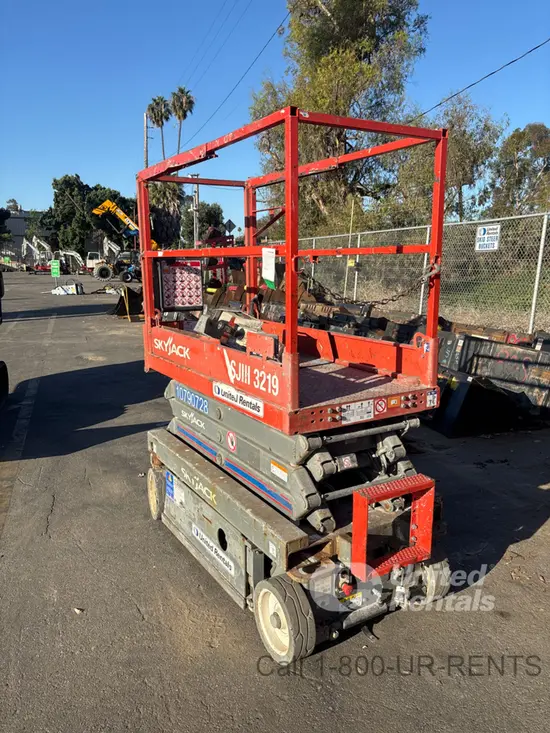 2018 Skyjack SJIII3219 Scissor Lift