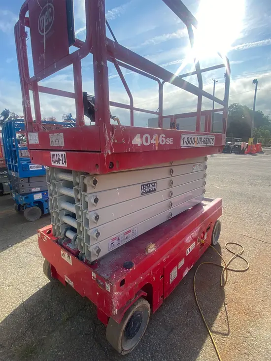 2018 MEC 4046SE Scissor Lift