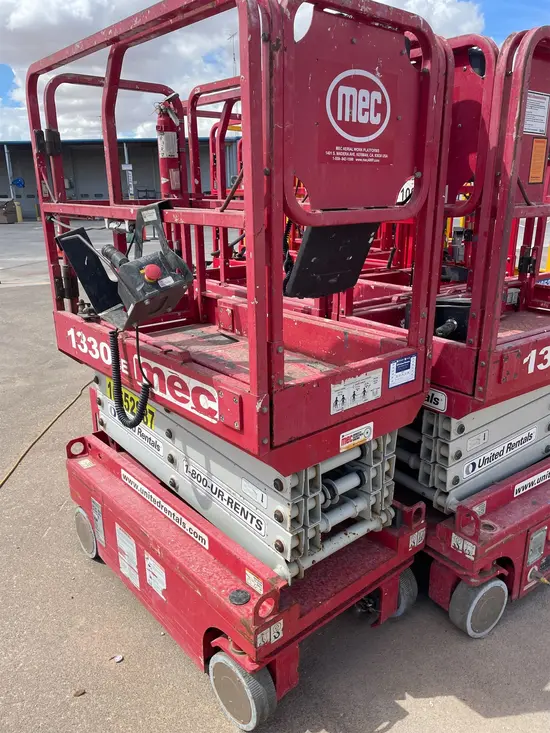 2017 MEC 1330SE Scissor Lift