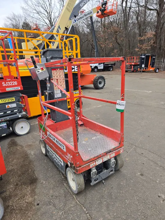 2018 Skyjack SJ12 Self-Propelled One-Person Lift