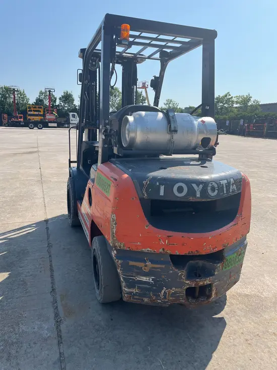 2018 Toyota 8FGU30 Warehouse Forklift