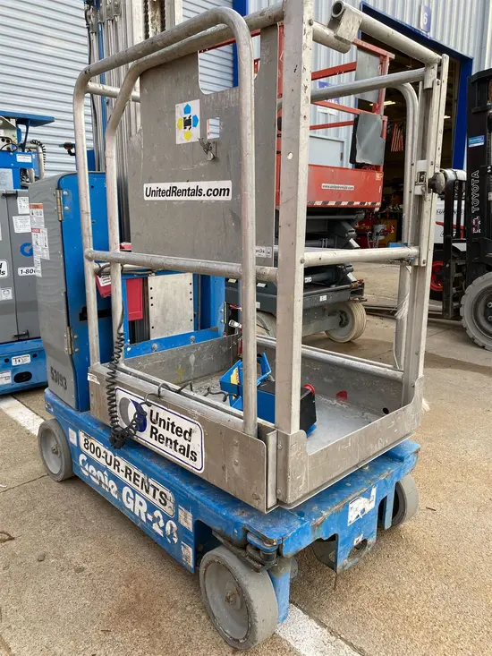 2017 Genie GR-20 Self-Propelled One-Person Lift