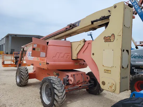 2016 JLG 800AJ Articulating Boom Lift