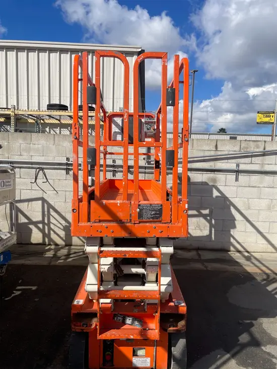 2018 Snorkel S3226E Scissor Lift
