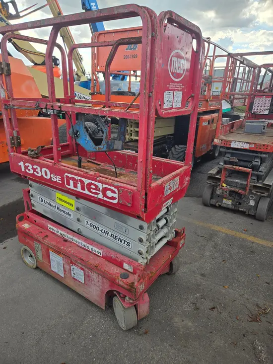 2017 MEC 1330SE Scissor Lift