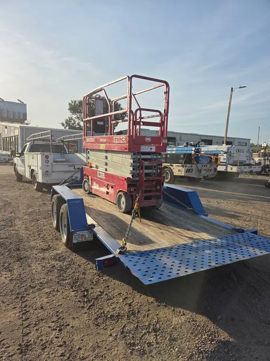 2017 MEC 2632SE Scissor Lift