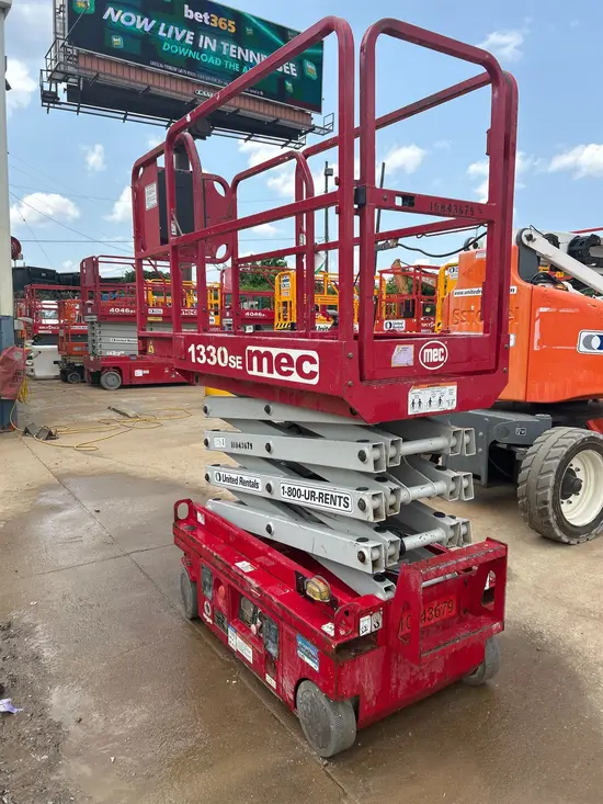 2018 MEC 1330SE Scissor Lift