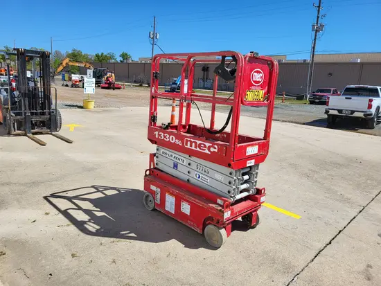 2018 MEC 1330SE Scissor Lift