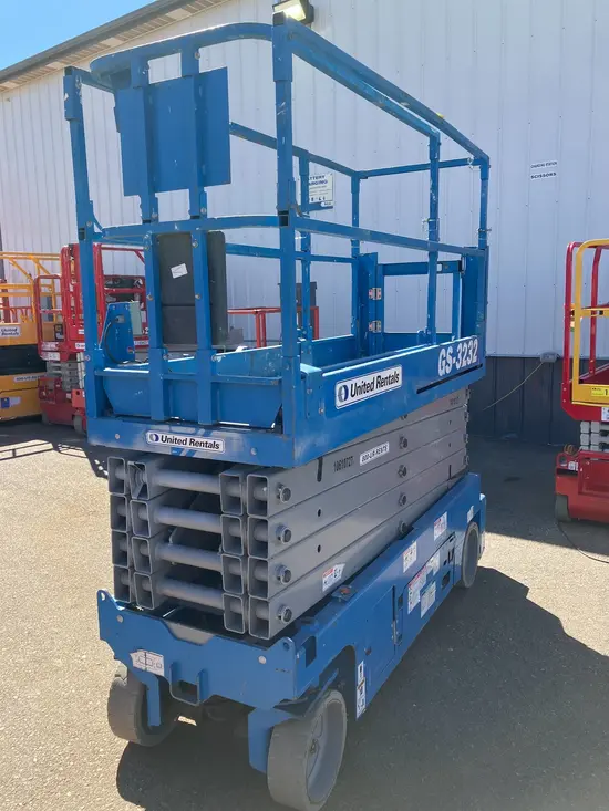 2017 Genie GS-3232 Scissor Lift