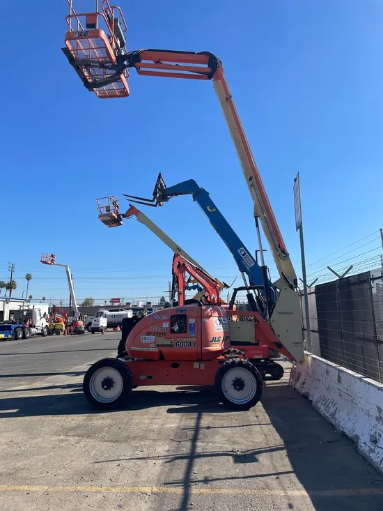 2016 JLG 600AJ Articulating Boom Lift