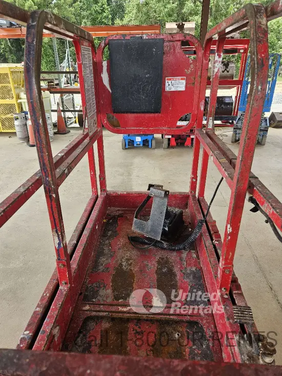 2017 MEC 1330SE Scissor Lift