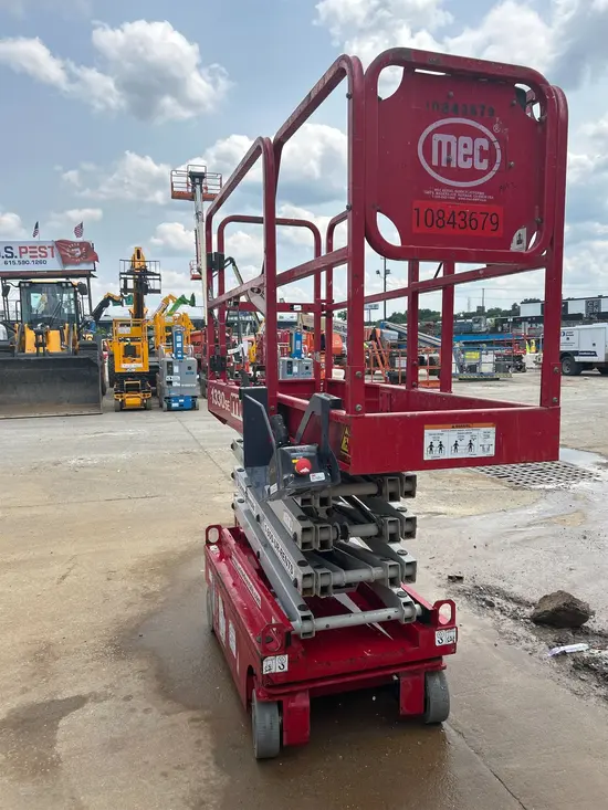 2018 MEC 1330SE Scissor Lift