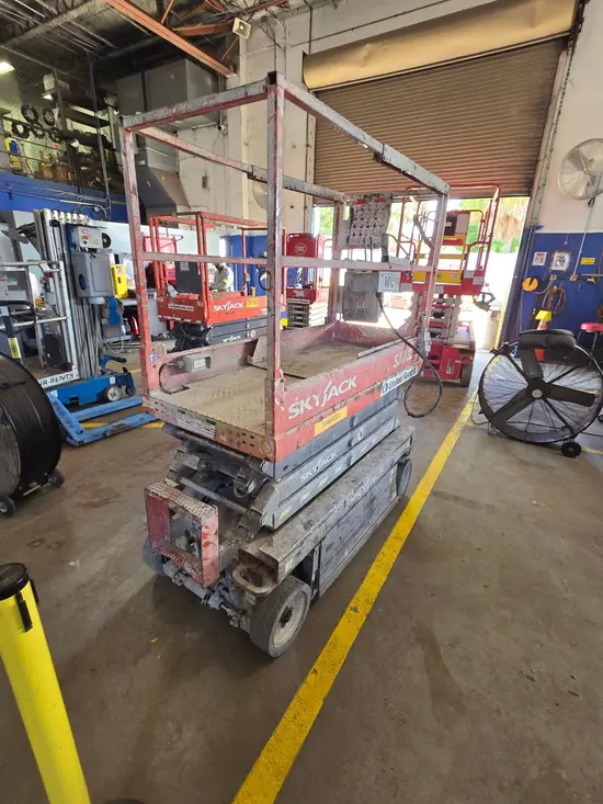2016 Skyjack SJIII3219 Scissor Lift