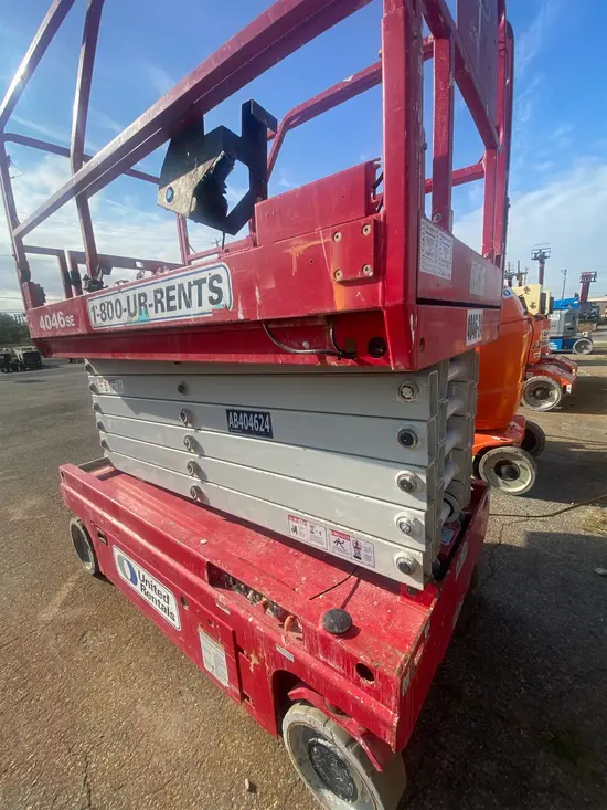 2018 MEC 4046SE Scissor Lift