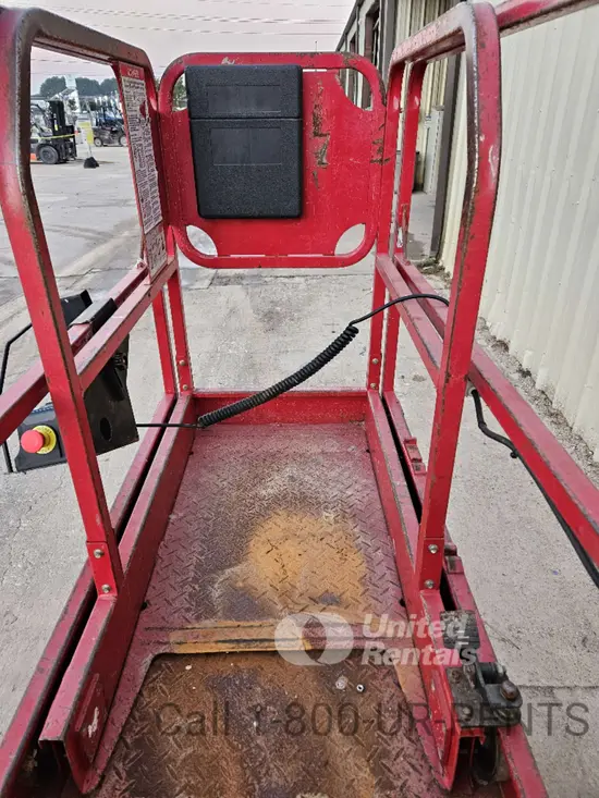 2018 MEC MICRO 19 Scissor Lift