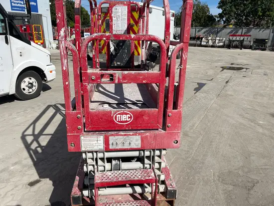 2017 MEC 1930SE Scissor Lift