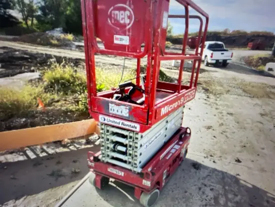 2018 MEC MICRO 19 Scissor Lift