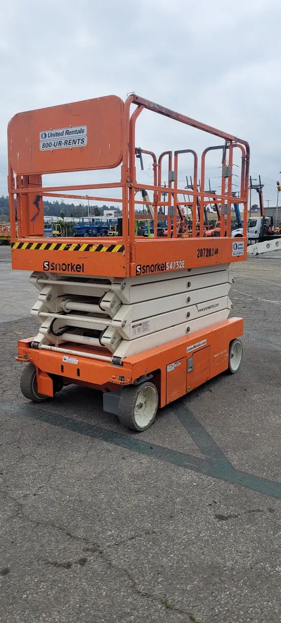 2018 Snorkel S4732E Scissor Lift