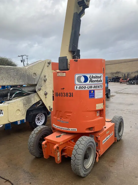 2015 JLG E300AJP Articulating Boom Lift