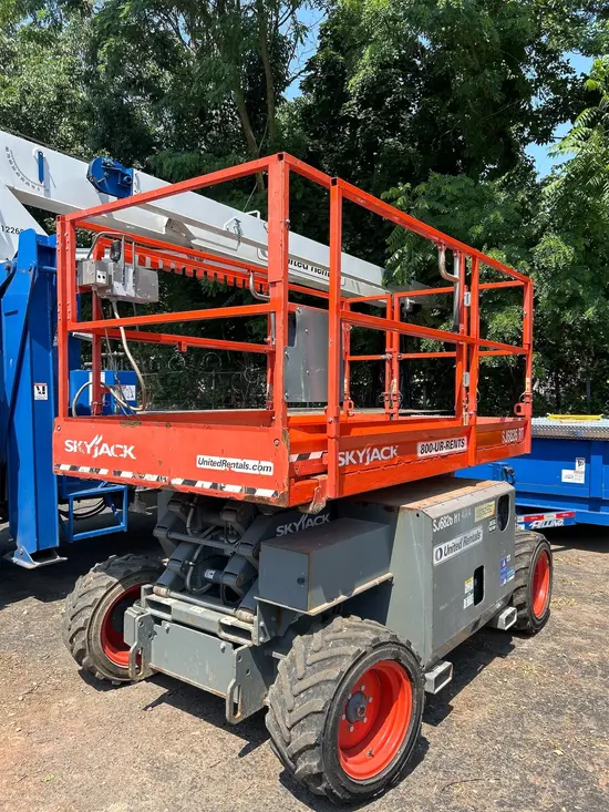 2018 Skyjack SJ6826RT Rough Terrain Scissor Lift