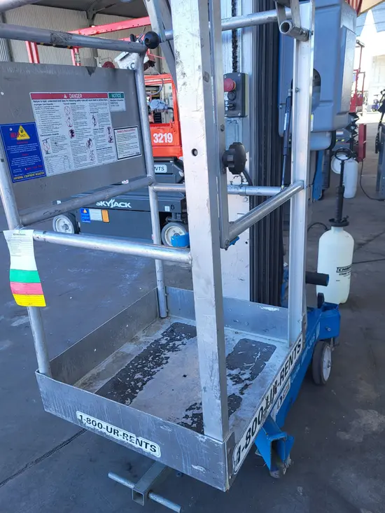 2017 Genie AWP-30SDC Pusharound Lift